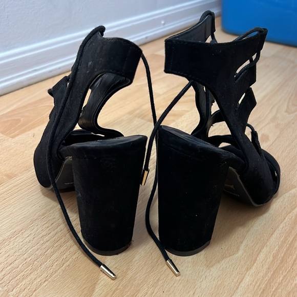 London Rebel | Open Toe Block Heel Ankle Booties - Picture 3 of 7